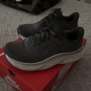 New Balance Fresh Foam X More V4 Womens Sz. 8.5W Dark Grey